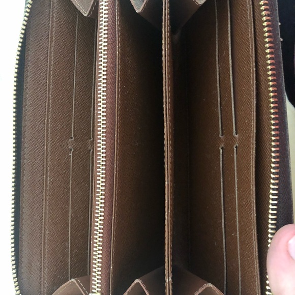 Louis Vuitton Zippy Wallet - Picture 3 of 7